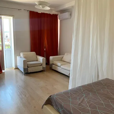 Apartamento центр канатна *