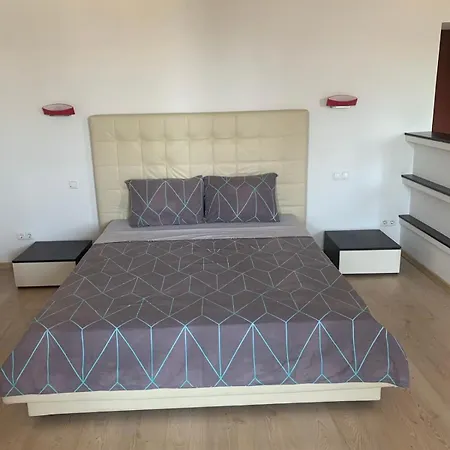 Apartamento центр канатна *